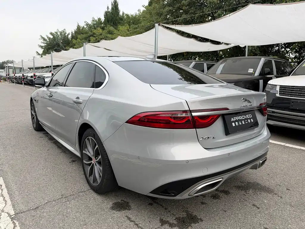 Jaguar XFL — миниатюра 7
