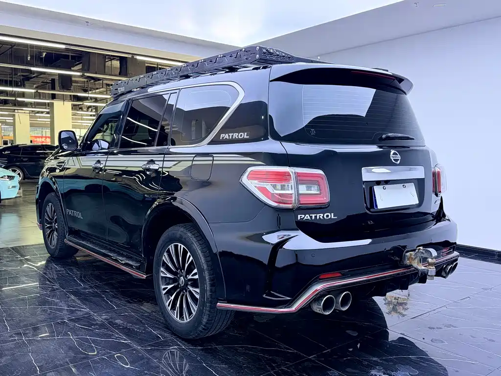 Nissan Patrol — миниатюра 12