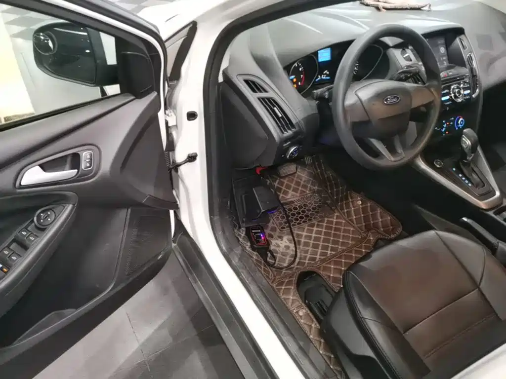 Ford Focus — миниатюра 16