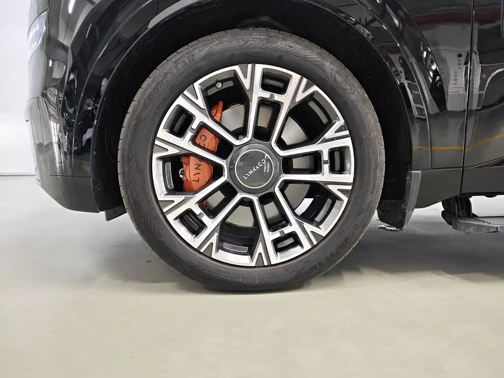 Lynk & Co 900 — миниатюра 13