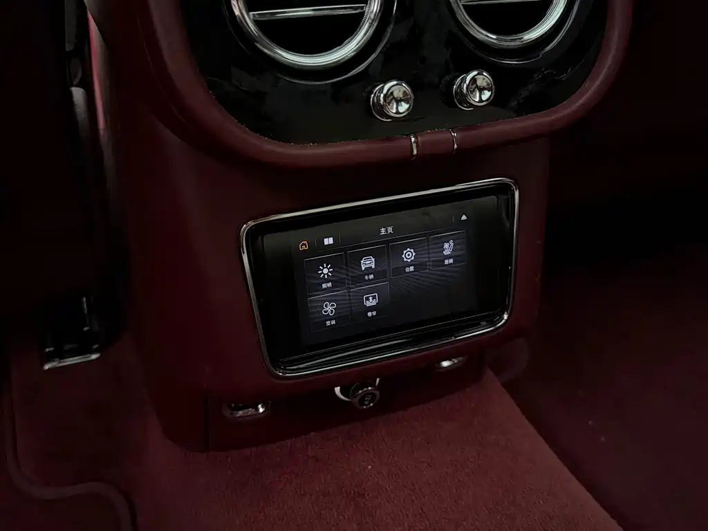 Bentley Bentayga — миниатюра 25
