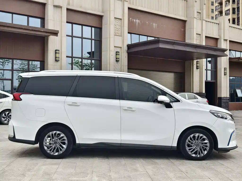 SAIC MAXUS EVERYONE 5