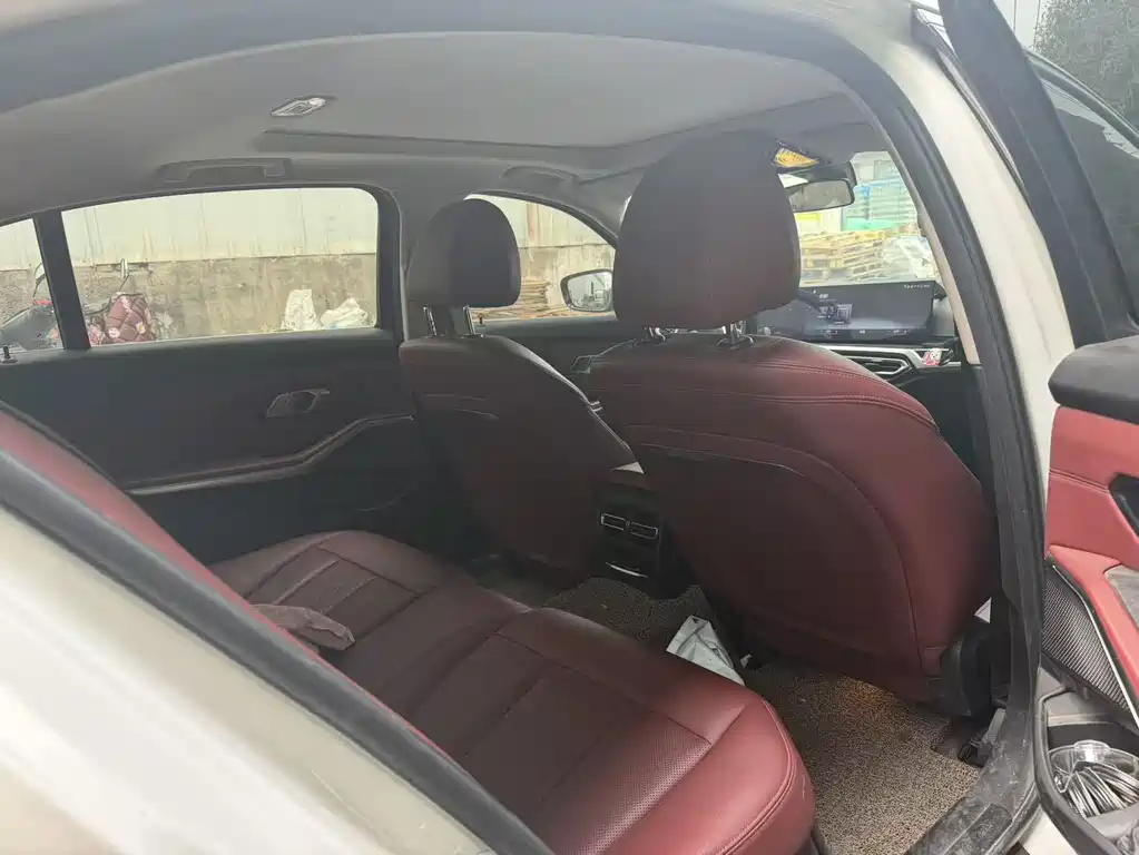 BMW i3 2022 eDrive 35 L