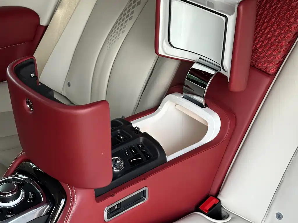 Rolls-Royce Phantom — миниатюра 20