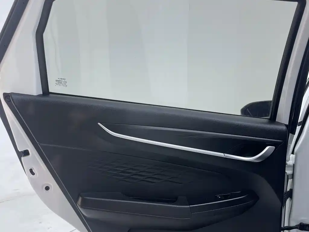 Geely Vision X3 — миниатюра 30