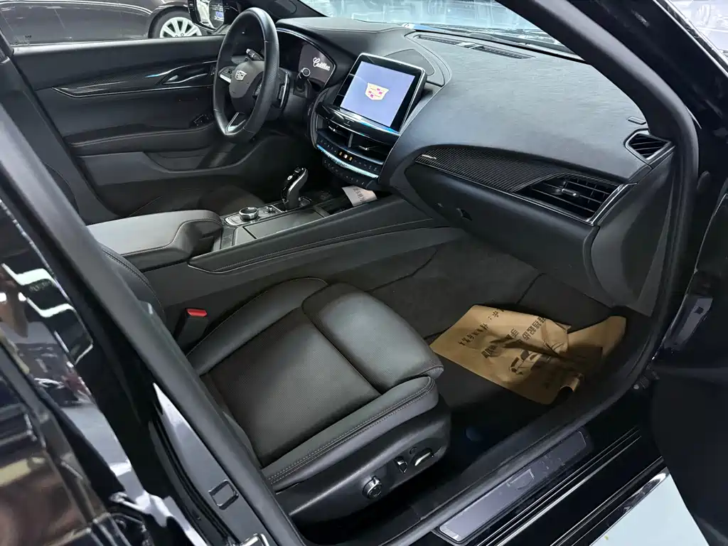 Cadillac CT5 — миниатюра 11