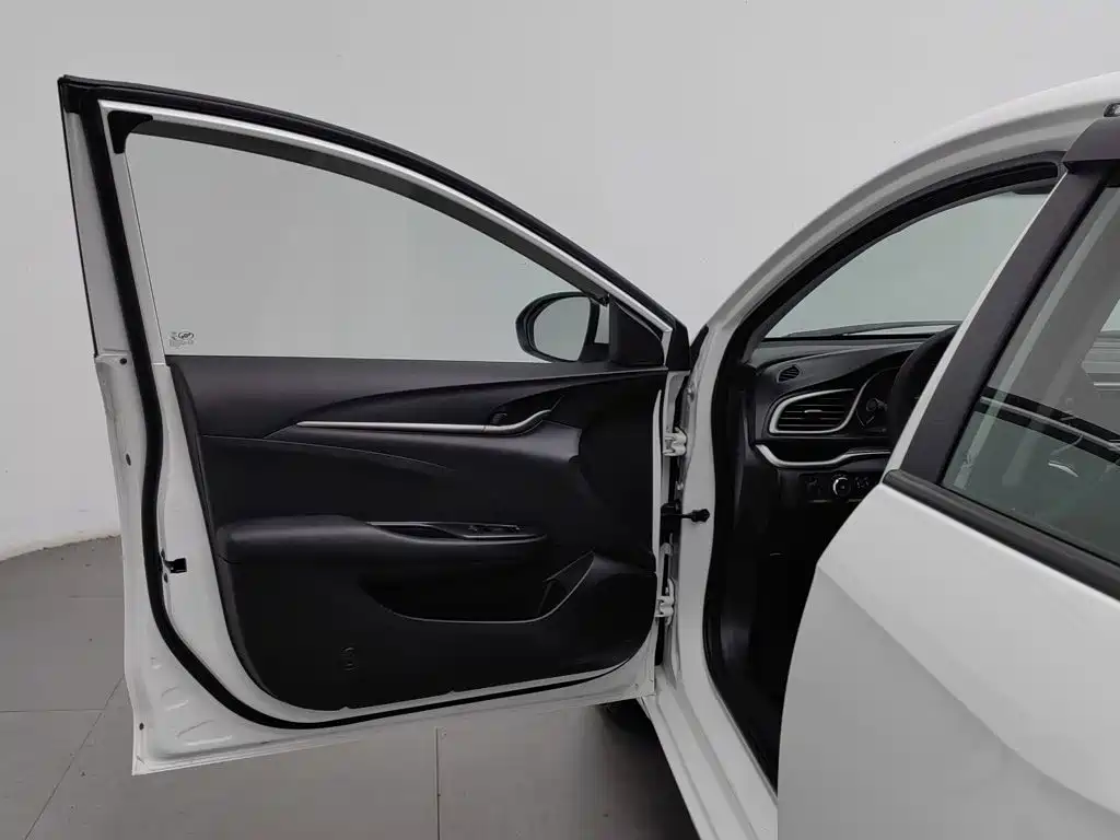 Buick Excelle — миниатюра 8