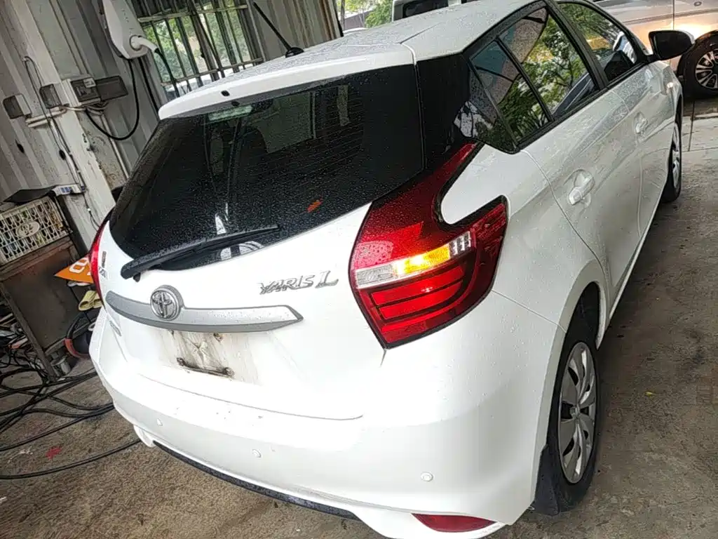Toyota Yaris L — миниатюра 6