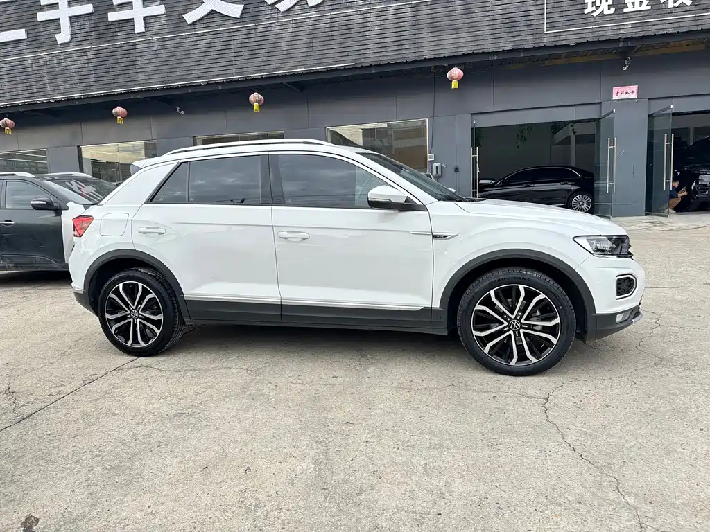 VOLKSWAGEN T ROC EXPLORING SONGS