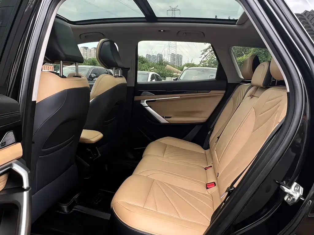 Geely Boyue L — миниатюра 23