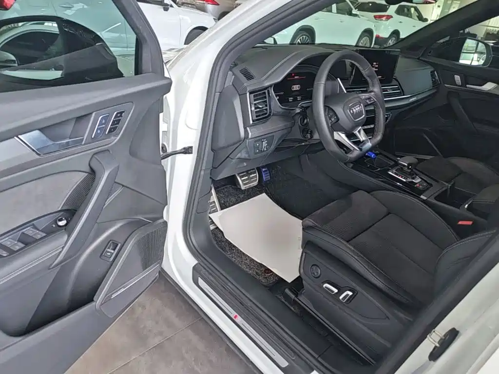 Audi Q5L Sportback — миниатюра 16