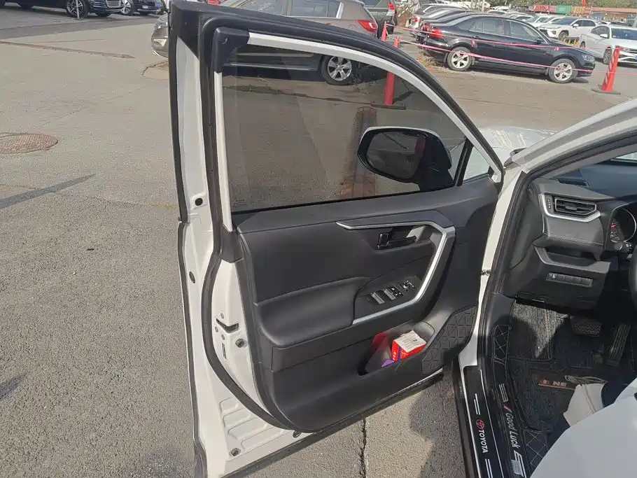 Toyota Wildlander — миниатюра 7