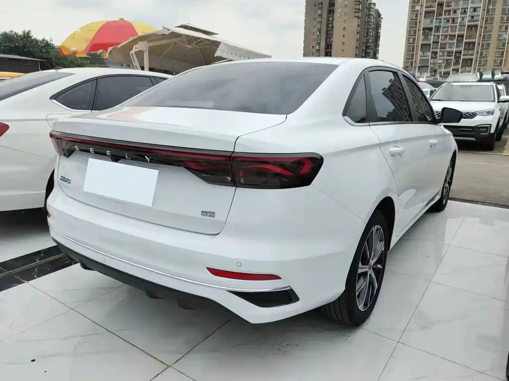 Geely Emgrand — миниатюра 11