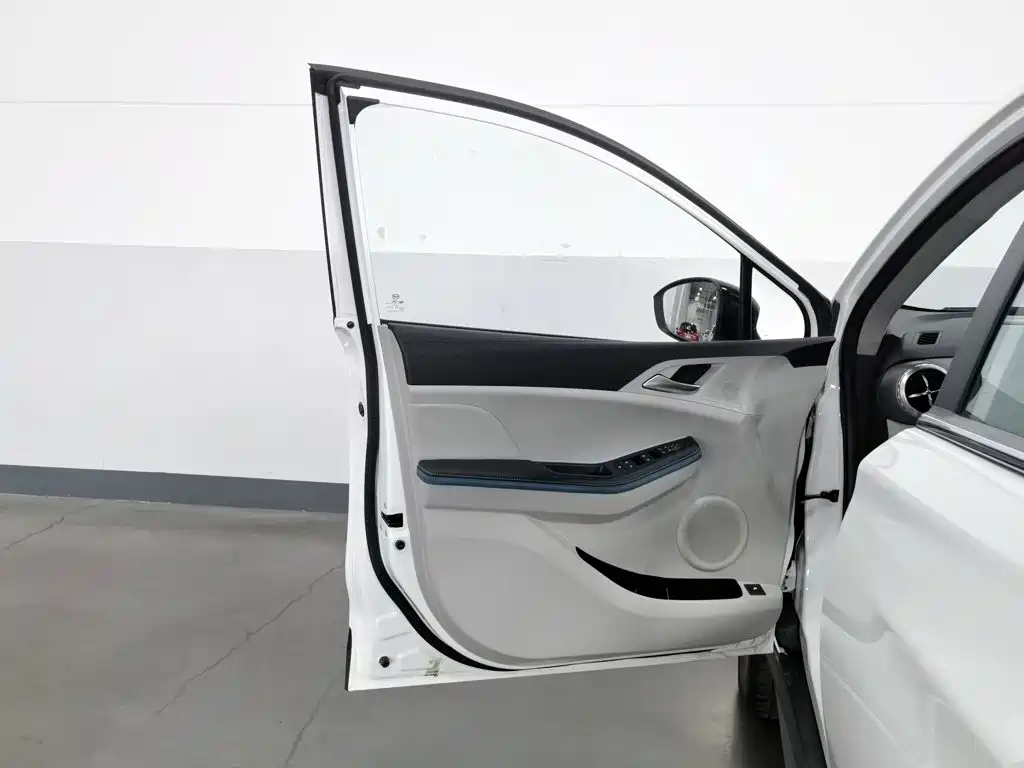 BYD Yuan Pro — миниатюра 8