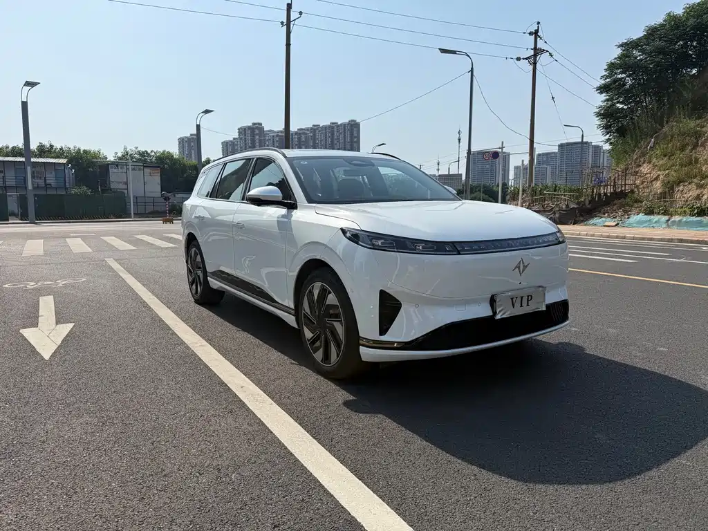 Dongfeng eπ008 2024 636Max Electric 6 мест