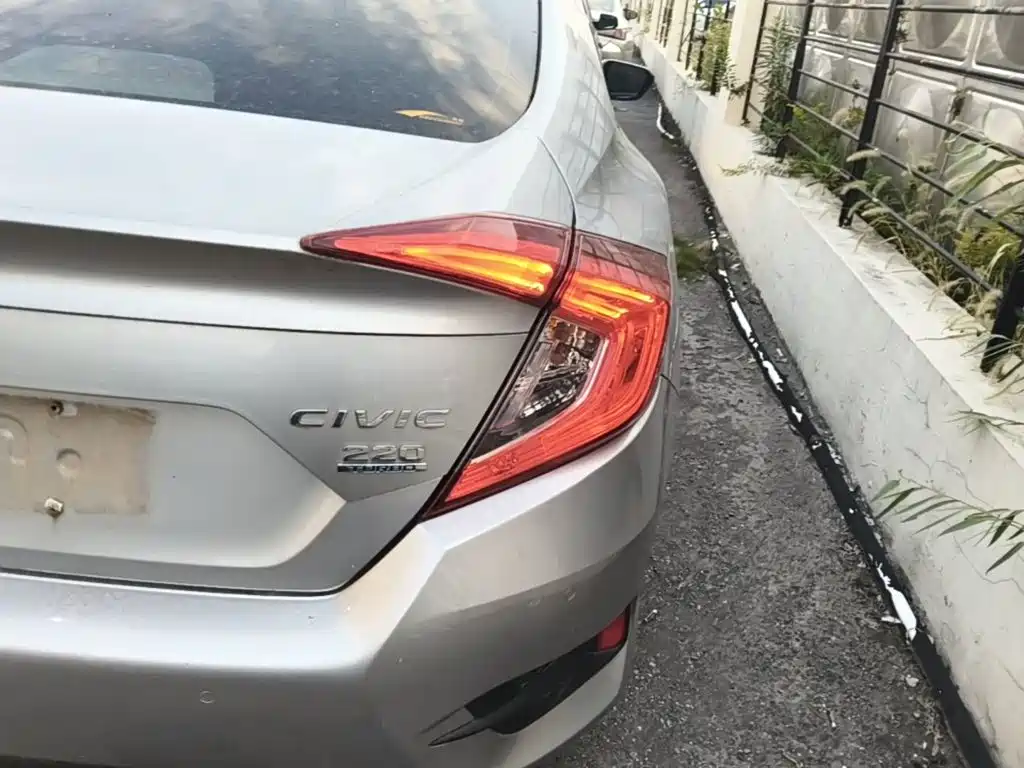 Honda Civic — миниатюра 8