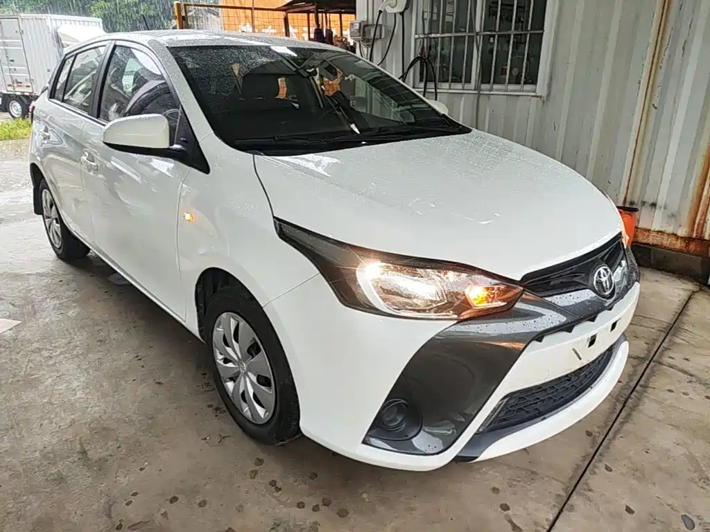 Toyota Yaris L — миниатюра 4