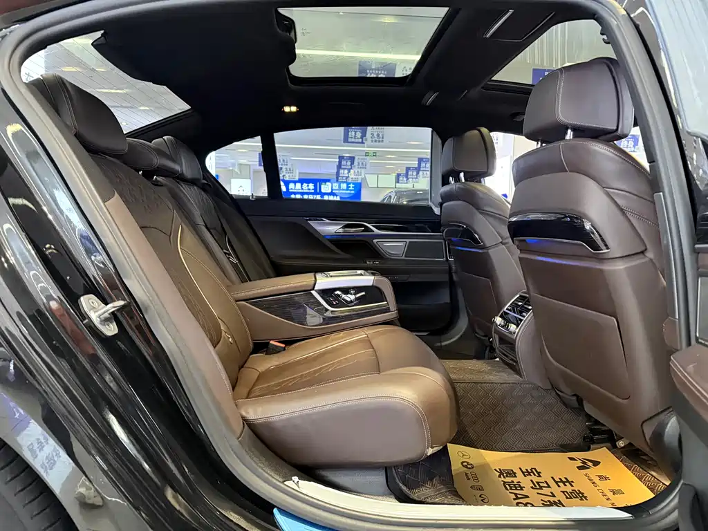 BMW 7 Series 7 2021 730Li M Sport