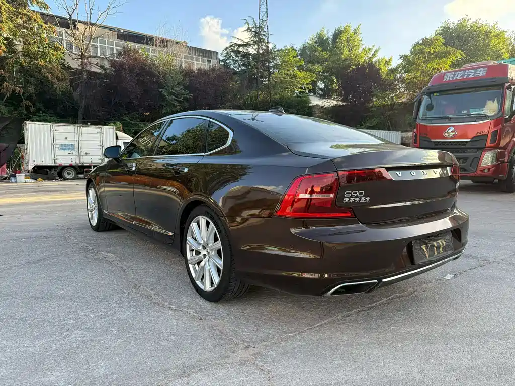 Volvo S90 — миниатюра 4