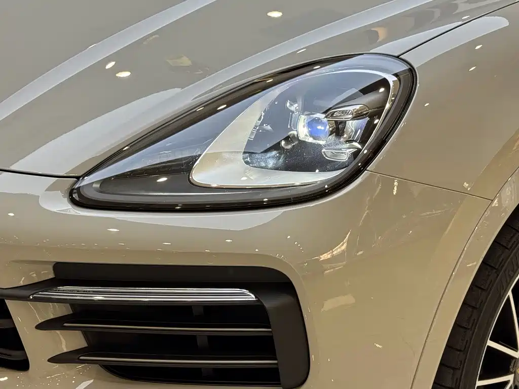 Porsche Cayenne — миниатюра 27