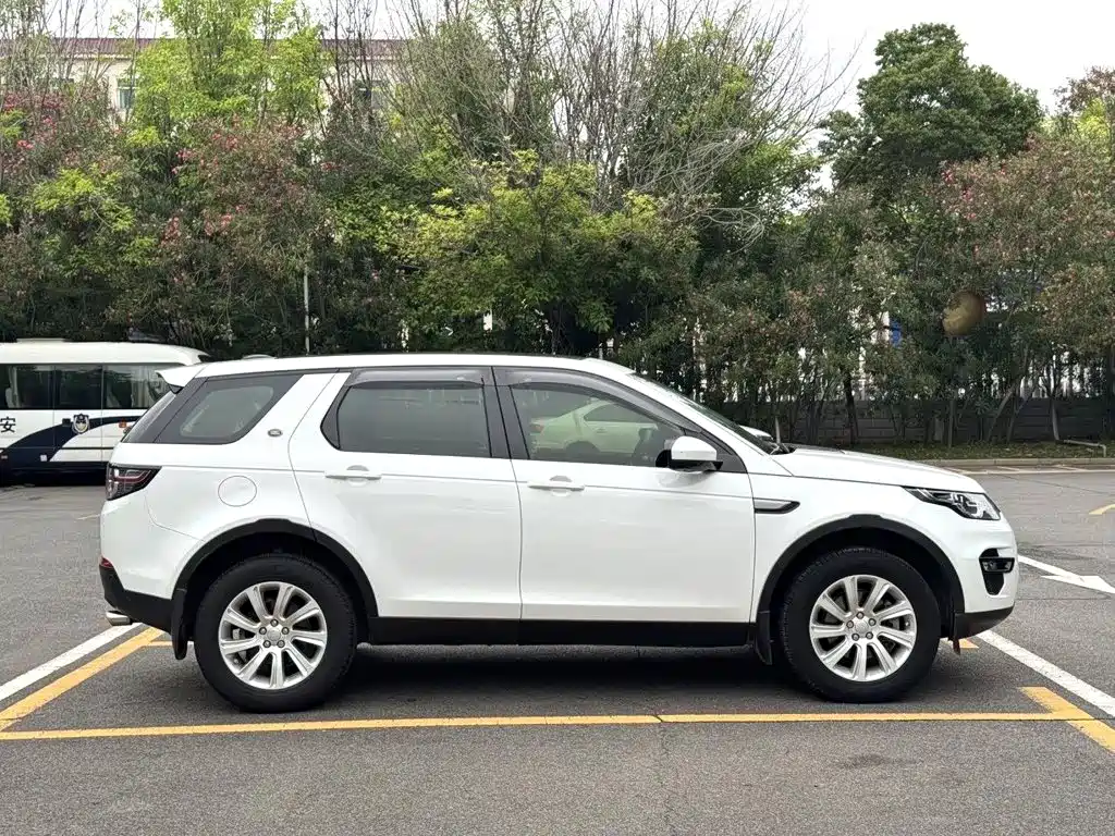 Land Rover Discovery Sport — миниатюра 8