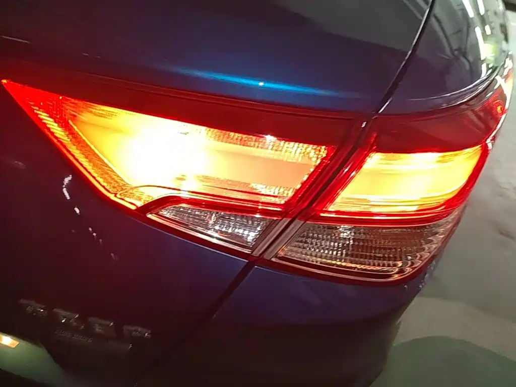 Nissan Bluebird — миниатюра 8