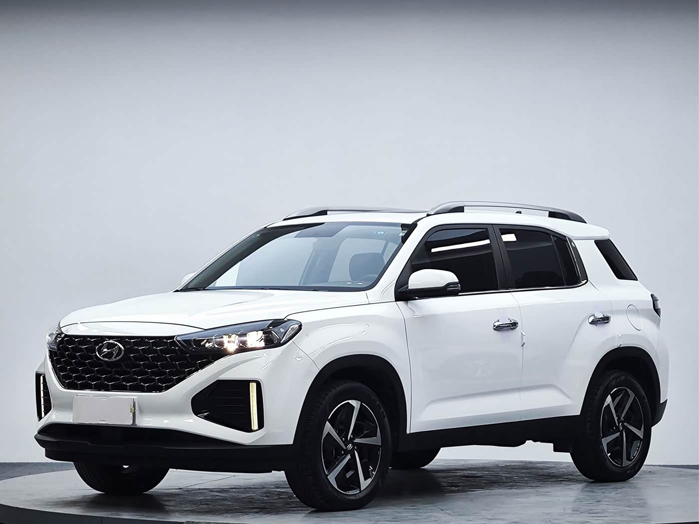 Hyundai Beijing Hyundai ix35 1.4 л 2023 г. Белый, пробег 42699 км