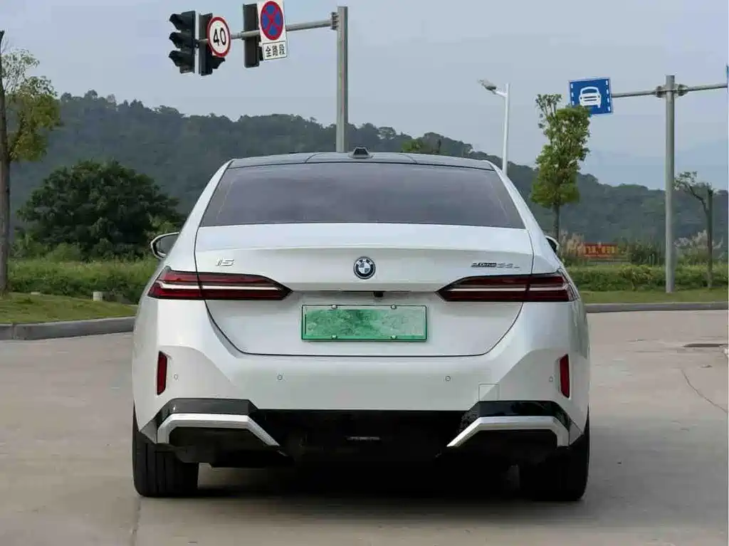 BMW i5 — миниатюра 4