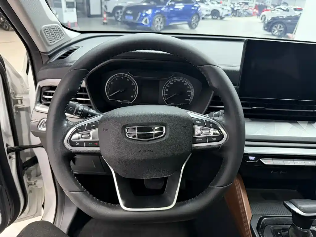 Geely Vision X6 — миниатюра 7