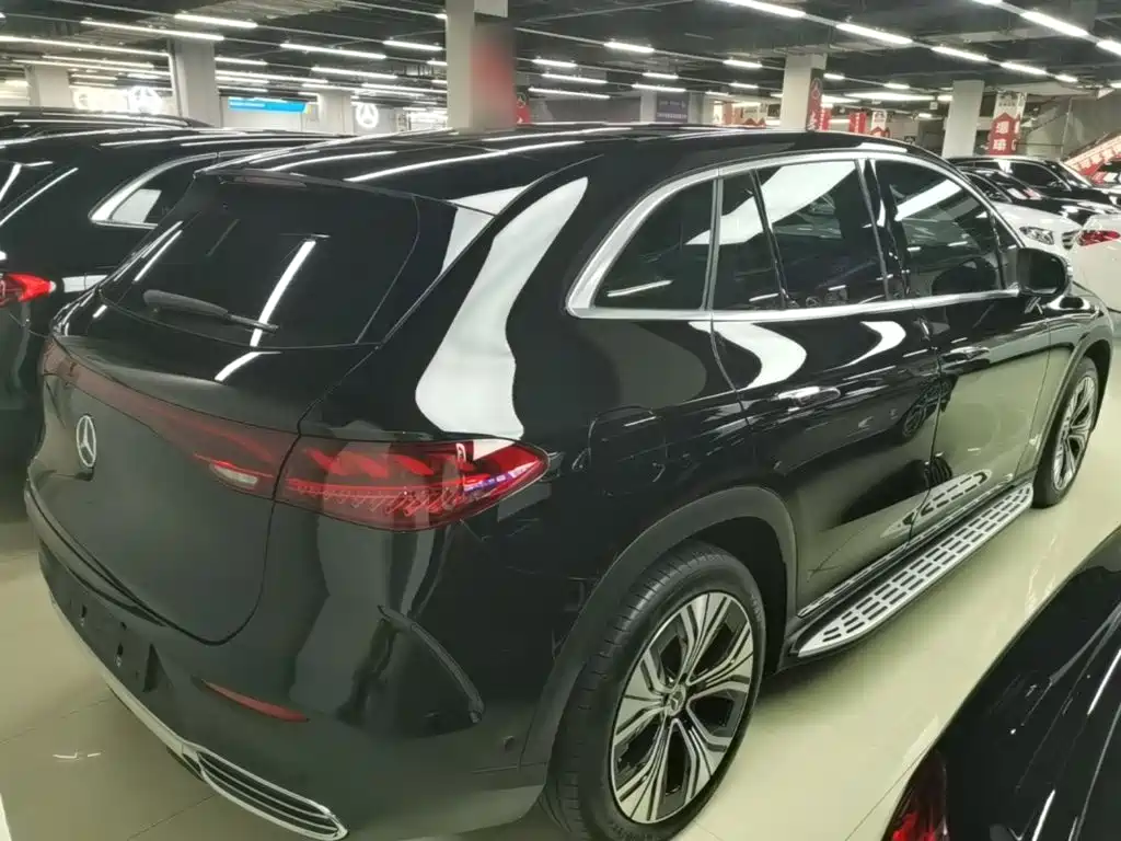 Mercedes-Benz EQE SUV — миниатюра 7