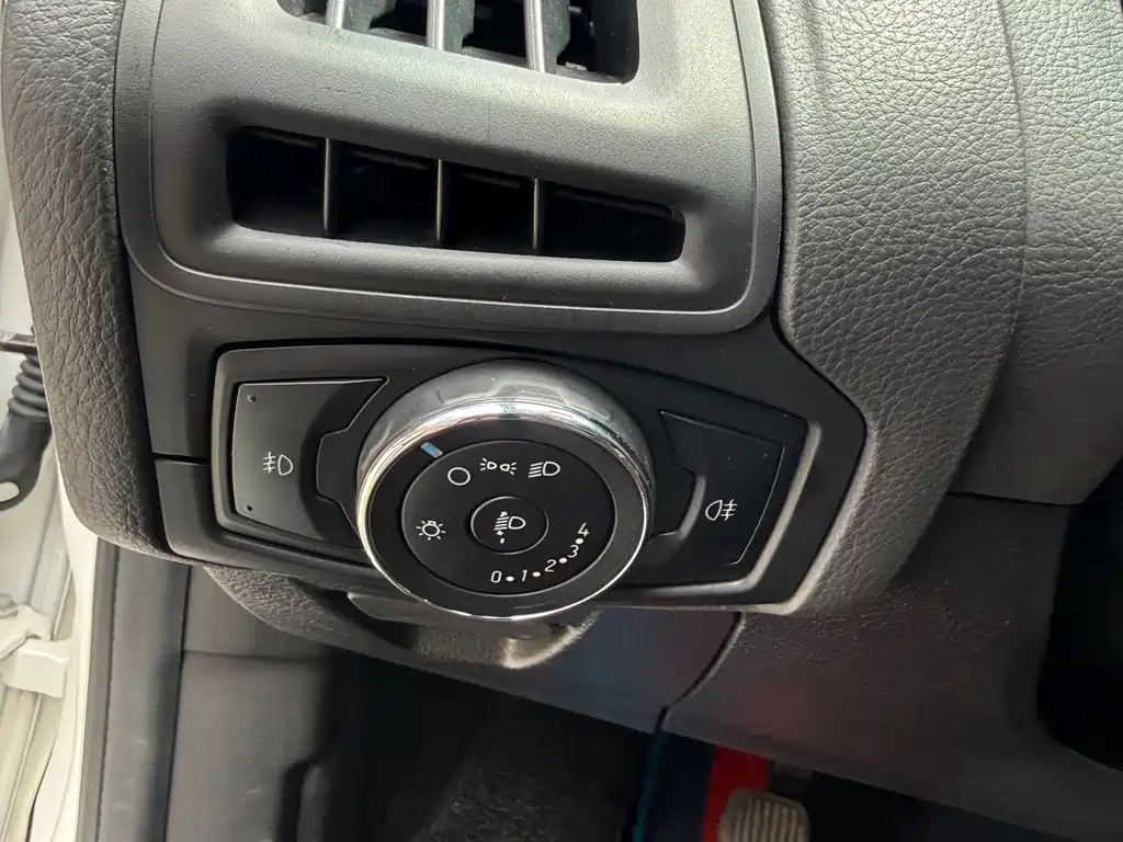 Ford Focus — миниатюра 17