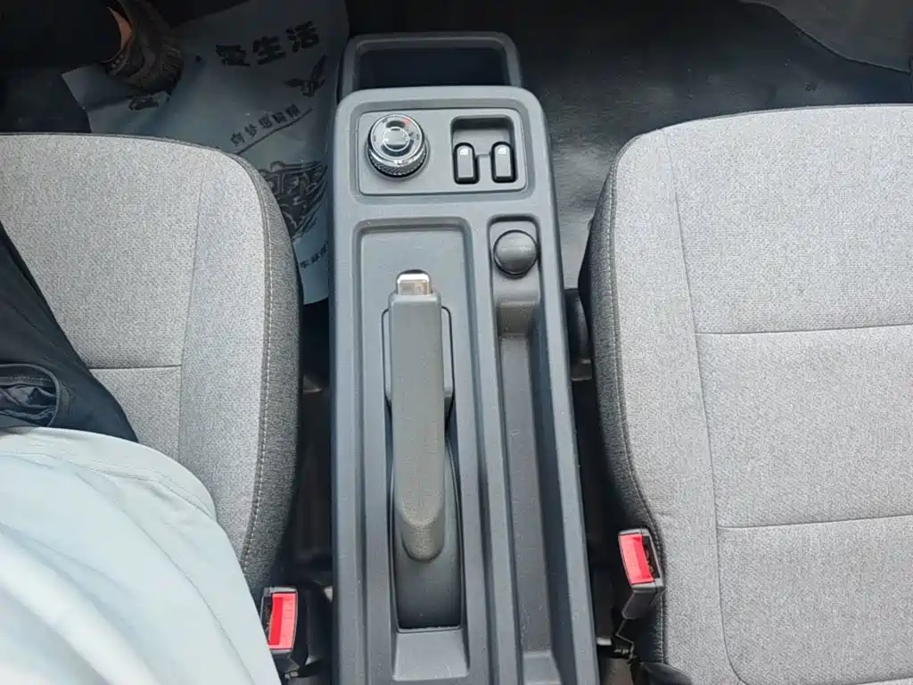 Wuling Yangguang — миниатюра 14
