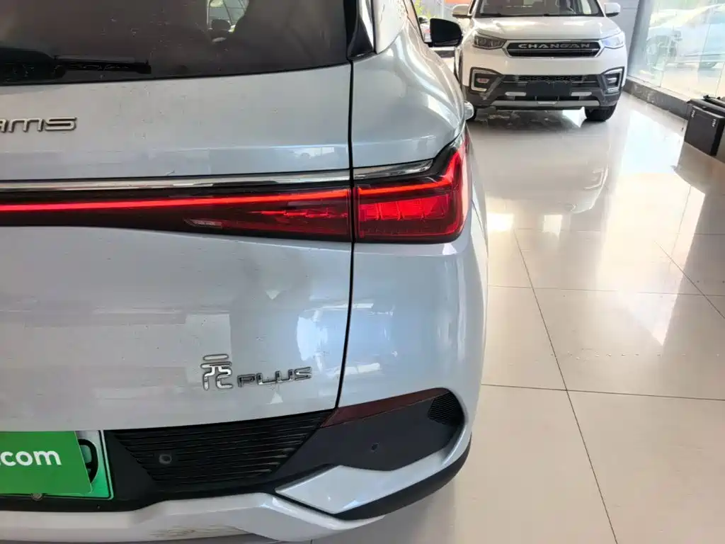 BYD Yuan Plus — миниатюра 8