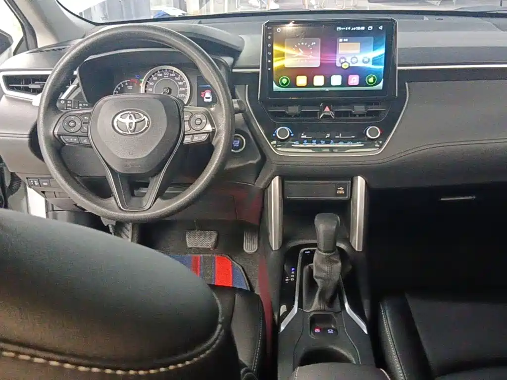 Toyota Corolla Cross — миниатюра 10