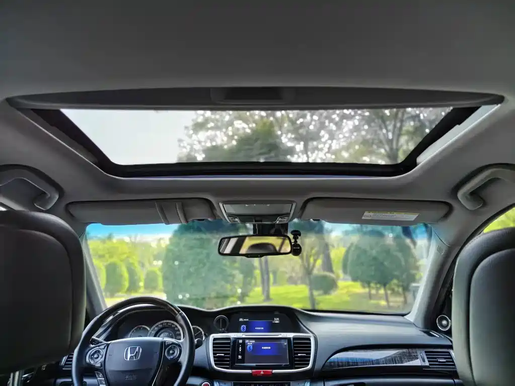 Honda Accord — миниатюра 17