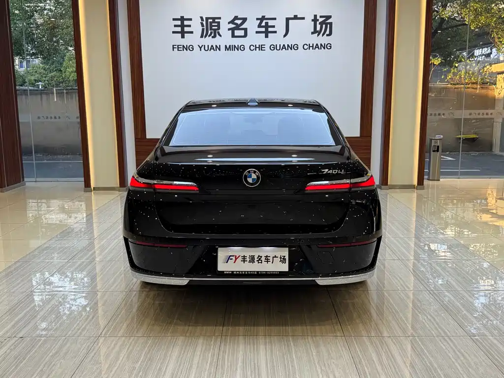 BMW 7 Series — миниатюра 28