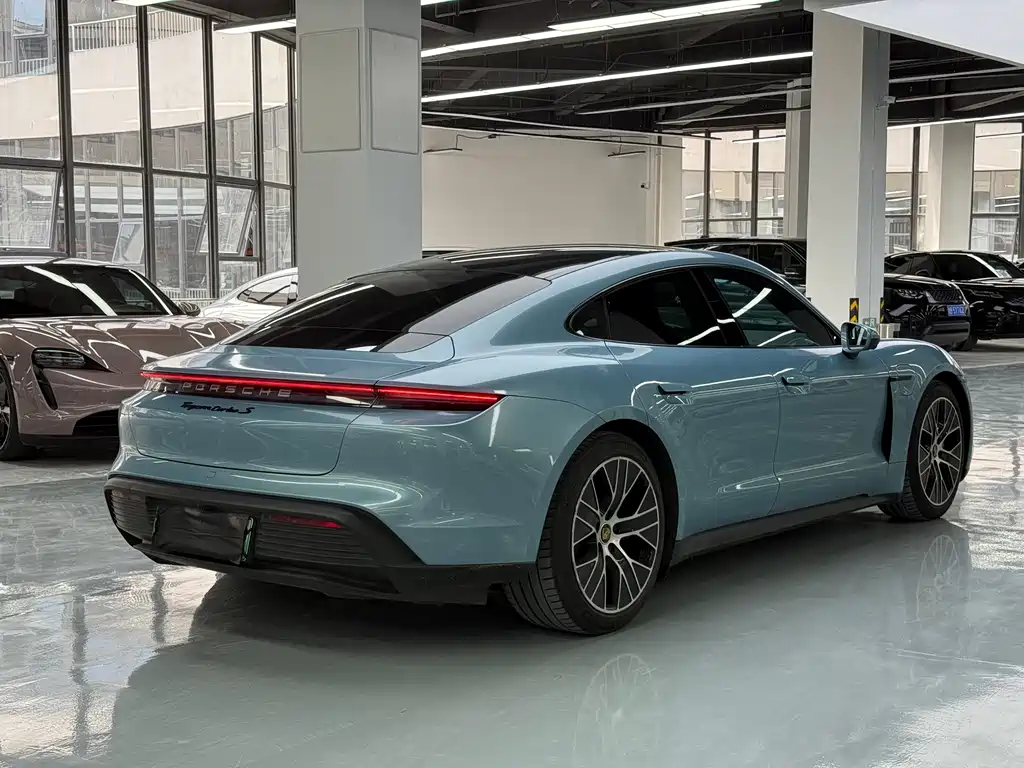 Porsche Taycan — миниатюра 22