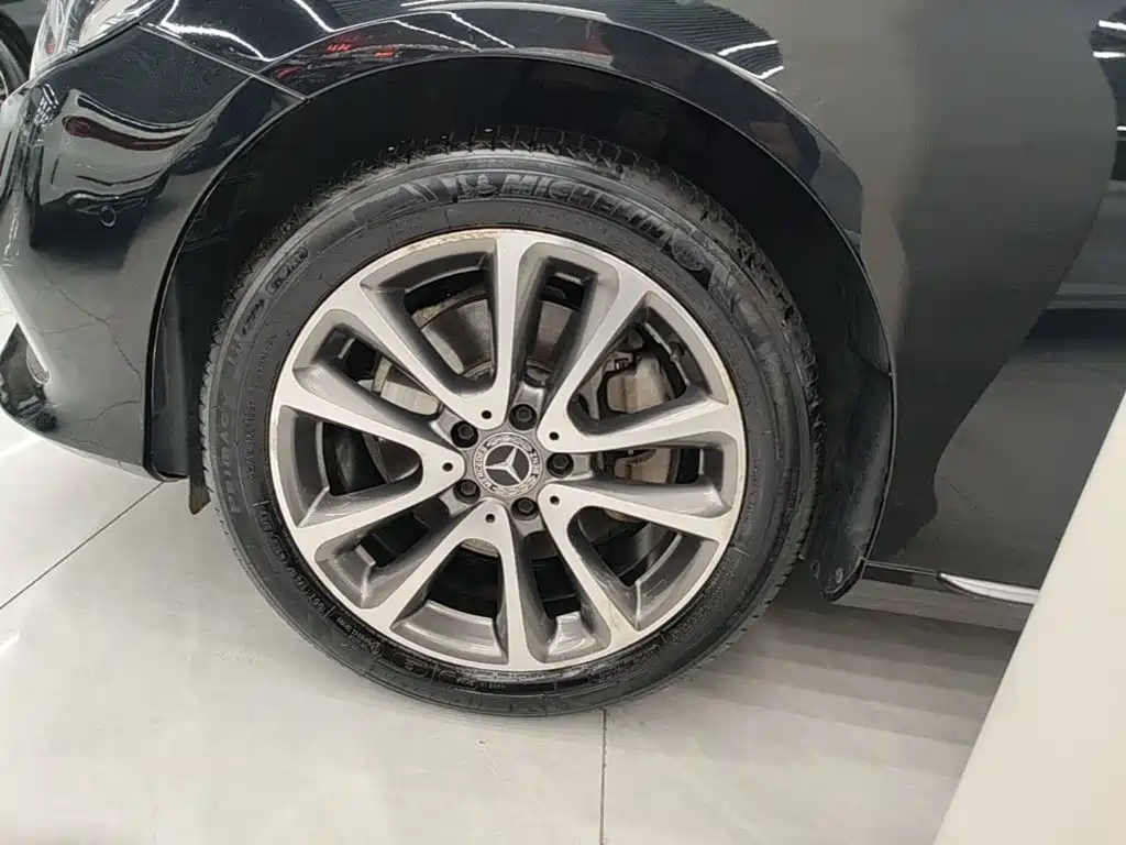 Mercedes-Benz E-Class — миниатюра 23
