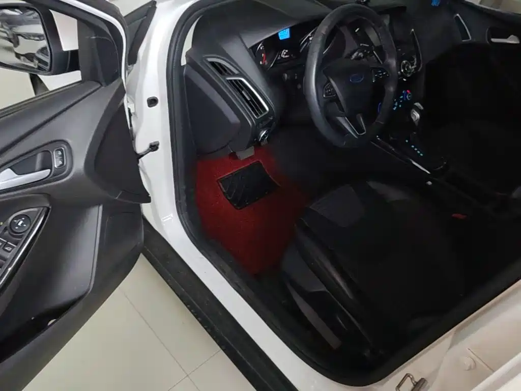 Ford Focus — миниатюра 16