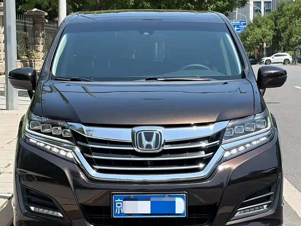 Honda Elysion 2016 2.4L