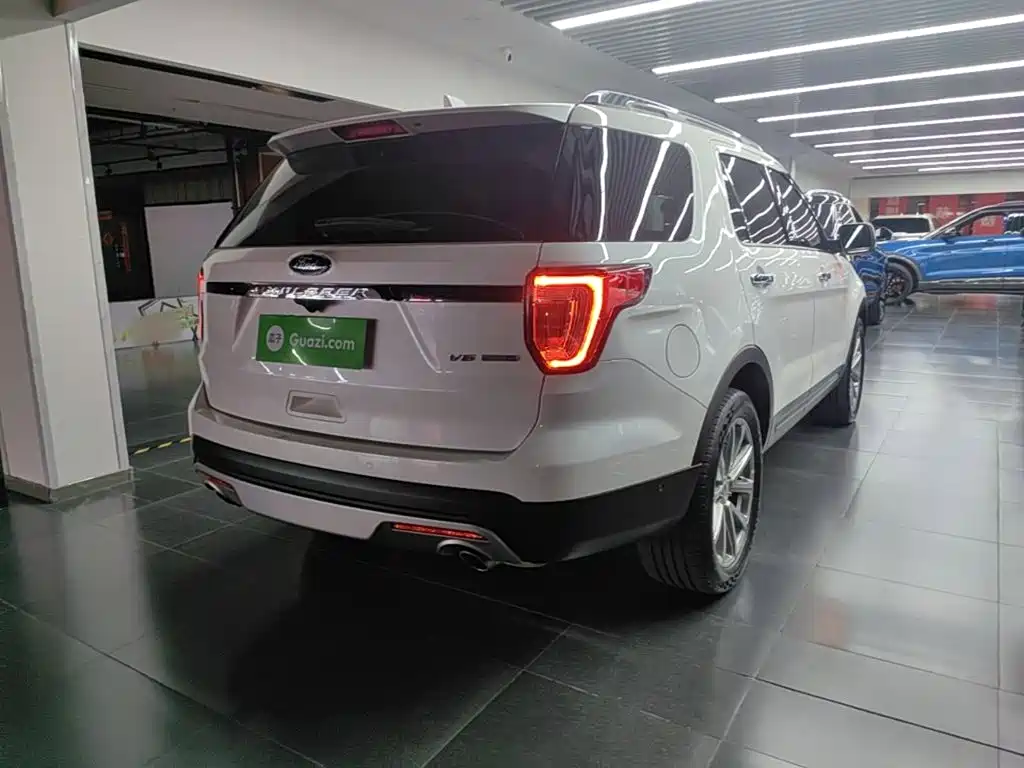 Ford Explorer (Import) — миниатюра 7