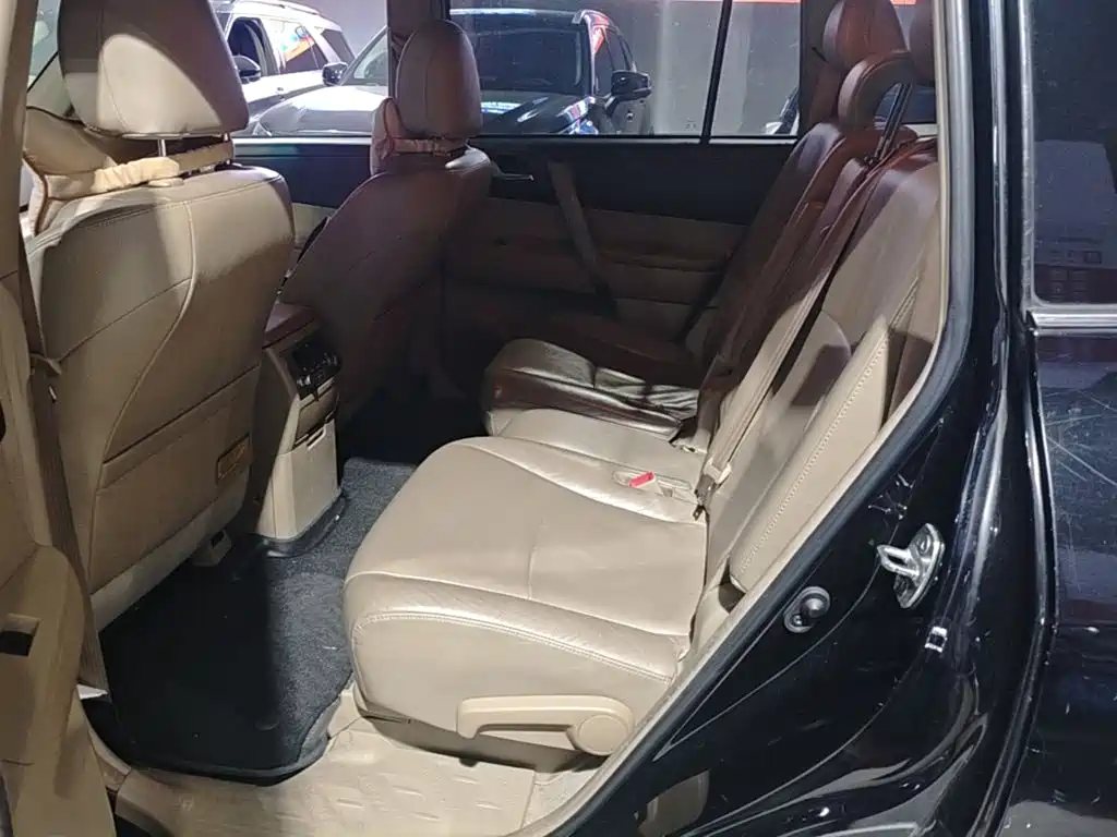 Toyota Highlander — миниатюра 17
