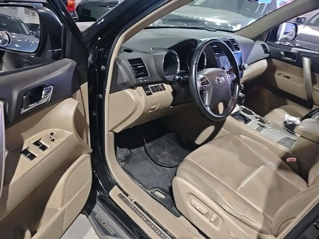 Toyota Highlander — миниатюра 16