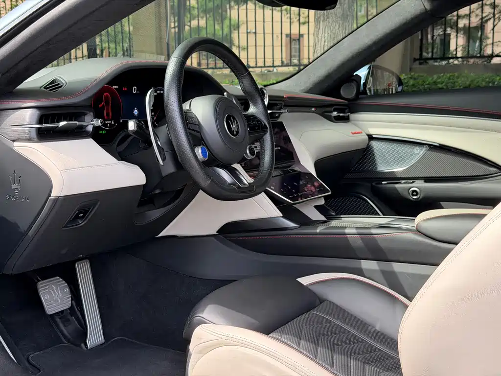 Maserati GranTurismo — миниатюра 7