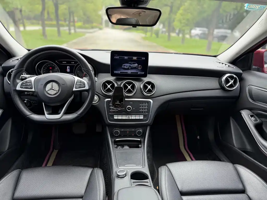 Mercedes-Benz GLA — миниатюра 10