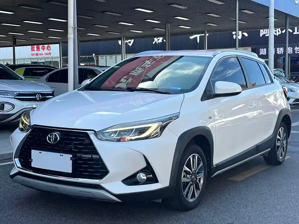 Toyota Yaris L Zhixuan X 1.5L CVT Luxury PLUS Edition, фото 2