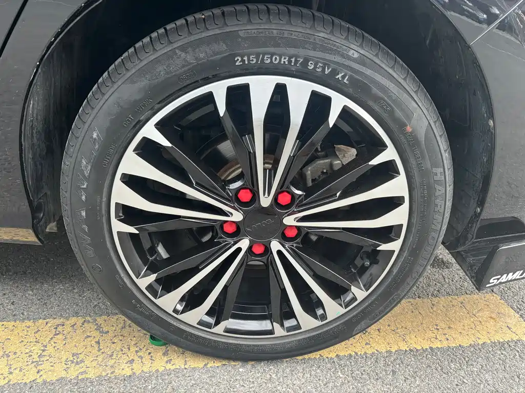 DONGFENG YI HYUN MAX