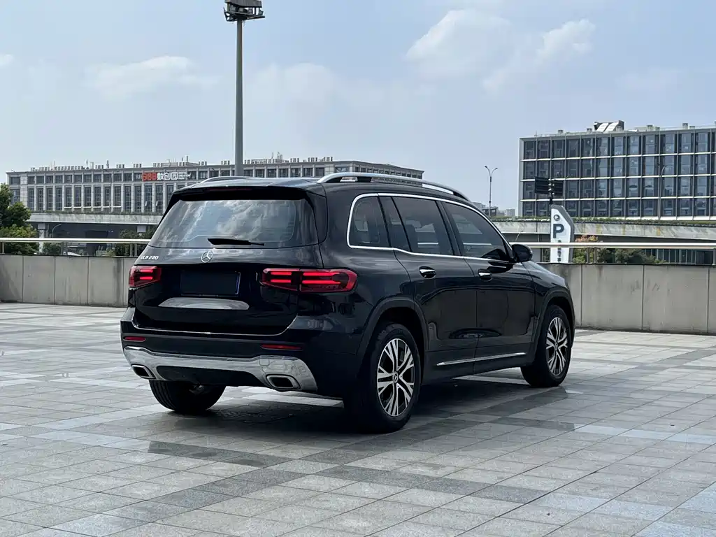 Mercedes-Benz GLB — миниатюра 16