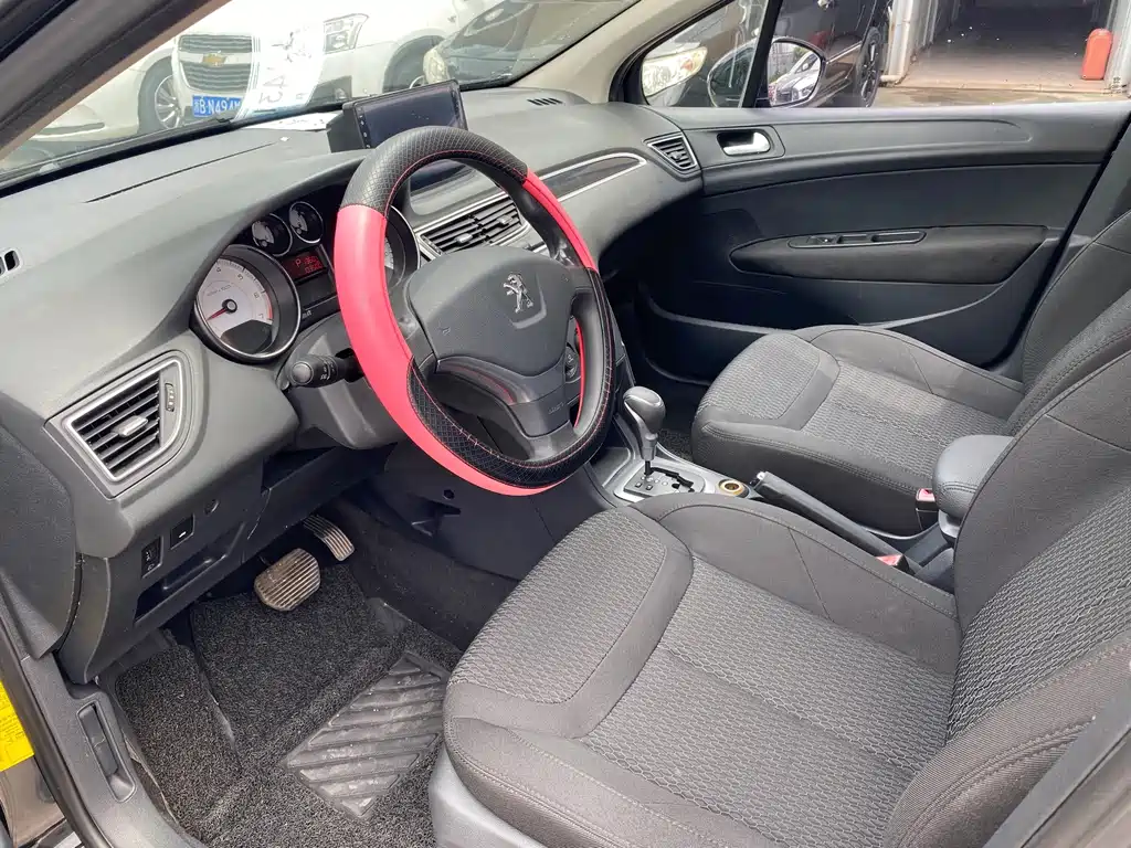 Peugeot 308 — миниатюра 6