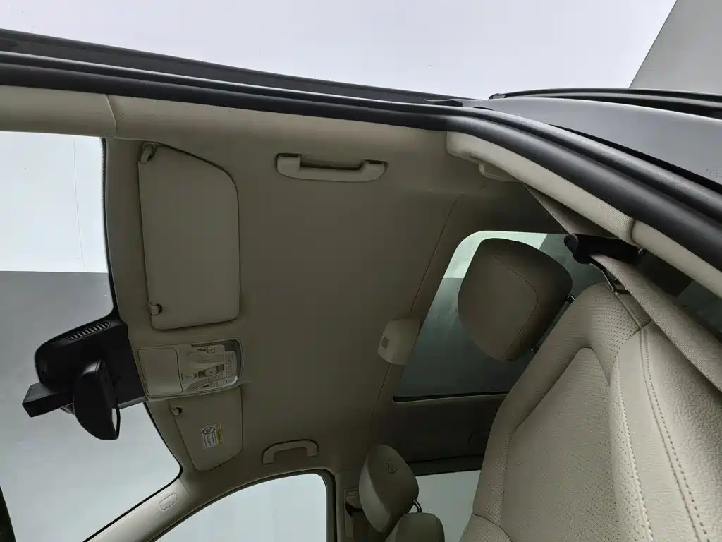 Mercedes-Benz V-Class — миниатюра 14